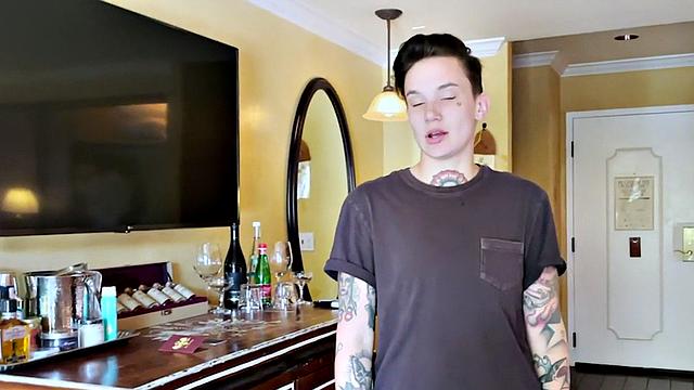 TS with pussy enjoys softcore scene with babe