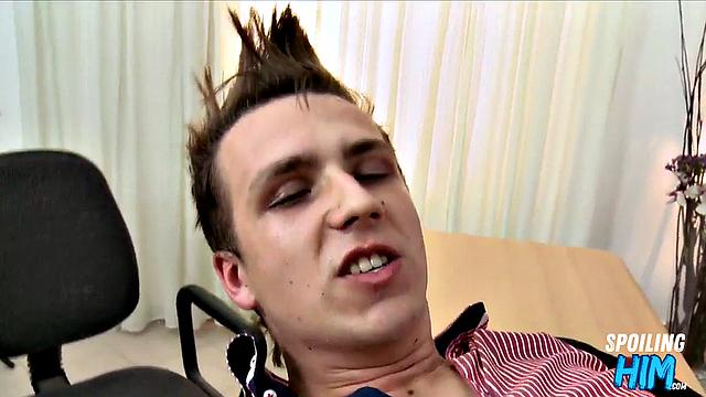 Amateur stud doggystyled at casting