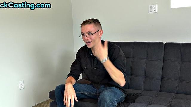 Casting amateur jerks in solo after giving interview