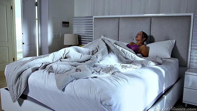 Изменщица отдается любовнику на каждом уголке квартиры