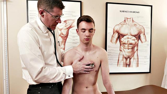 Petite guy assfingered on ultrasound at doctor's infirmary