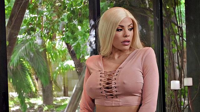 Blonde Latina gets kinky with her pussy and throat in music for the soul