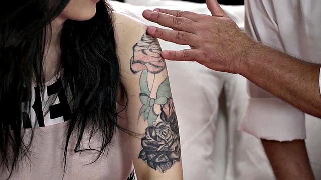 Дед трахает зрелую с большими сиськами после глубокого минета