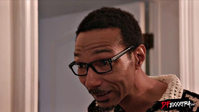 отчим пришёл подучить сына, как по-настоящему жарить женщин