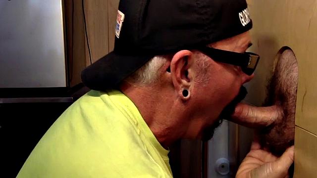 Gloryhole amateur daddy sucks BFs cock very deep