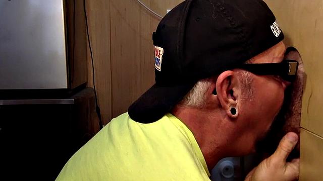 Gloryhole amateur daddy sucks BFs cock very deep