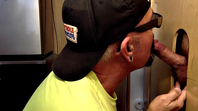 Gloryhole amateur daddy sucks BFs cock very deep