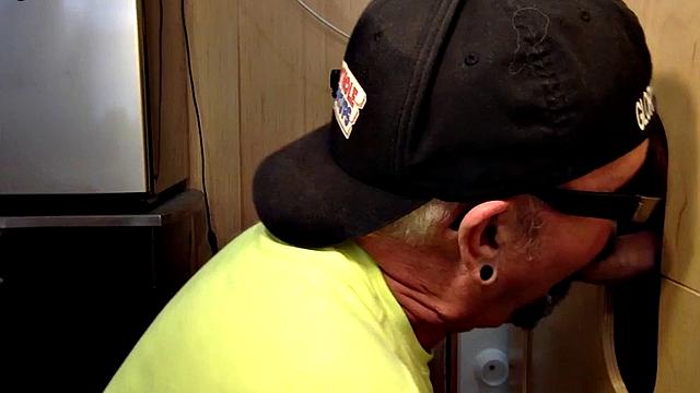 Gloryhole amateur daddy sucks BFs cock very deep