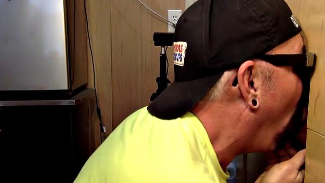 Gloryhole amateur daddy sucks BFs cock very deep