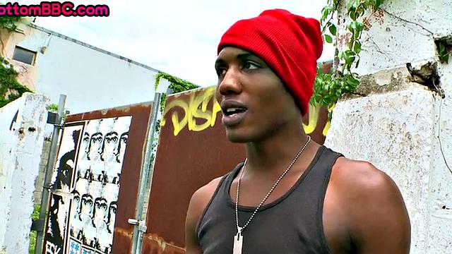 Ebony thug fucked by white gay outdoor till cumshot