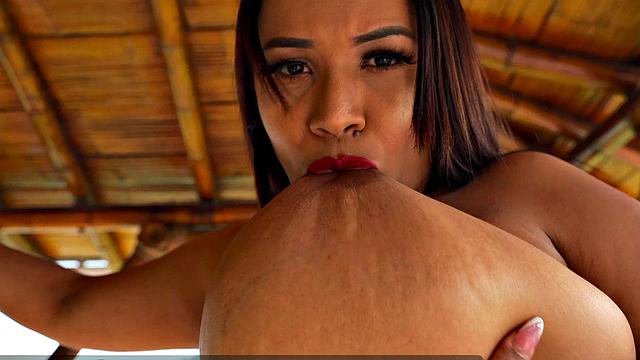 Isa Gomez: Off-the-Charts Sex Appeal