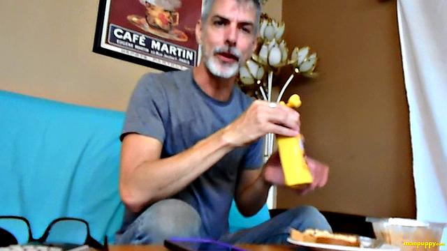 Trapped in a Sandwich - DADDY GIANT 23 - Featuring Richard Lennox