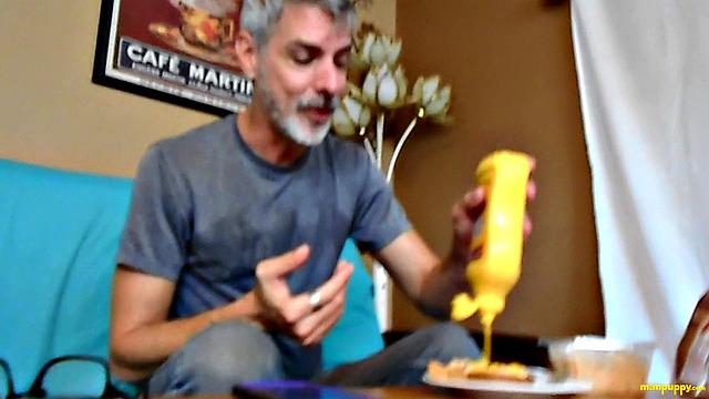 Trapped in a Sandwich - DADDY GIANT 23 - Featuring Richard Lennox