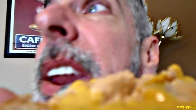 Trapped in a Sandwich - DADDY GIANT 23 - Featuring Richard Lennox