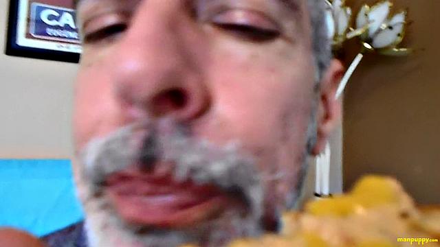 Trapped in a Sandwich - DADDY GIANT 23 - Featuring Richard Lennox