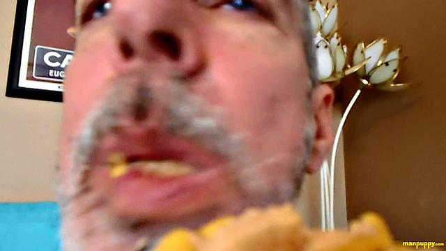 В ловушке между двумя - DADDY GIANT 23 - в ролике Ричард Леннокс