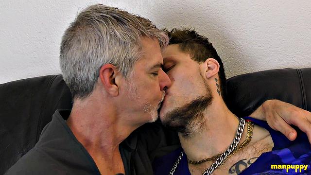 Passionate Gay Kisses 43 - Jake Skittles, Richard Lennox