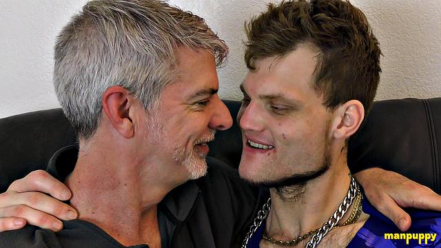 Passionate Gay Kisses 43 - Jake Skittles, Richard Lennox