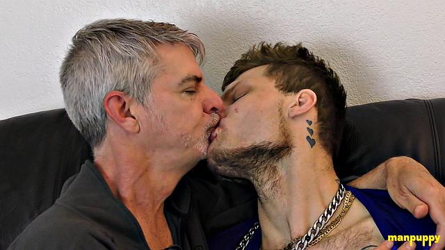 Passionate Gay Kisses 43 - Jake Skittles, Richard Lennox
