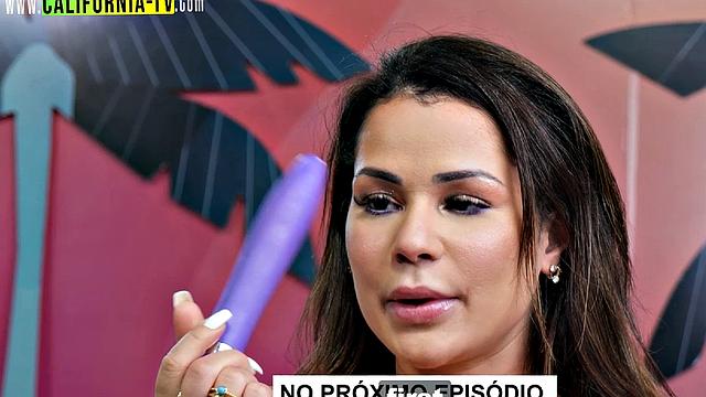 Lisi Parisi, the hottest influencer in Brazil, breaks contract and has to masturbate to make up for it!