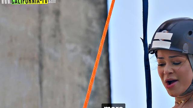 Lisi Parisi, the hottest influencer in Brazil, breaks contract and has to masturbate to make up for it!