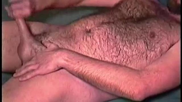 Герри получает жёсткую порку от настоящего рабочего и всё равно не хватает