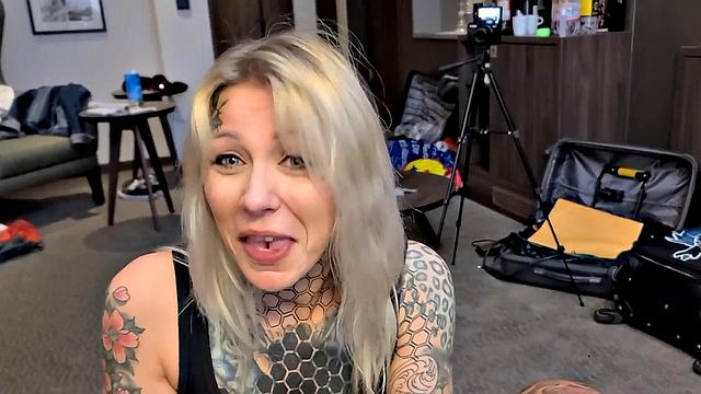 Nayomi Sharp Giving a Blowjob Before Tattooing