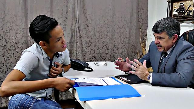 Spoiled Asian twink barebacked by office in amateur sex