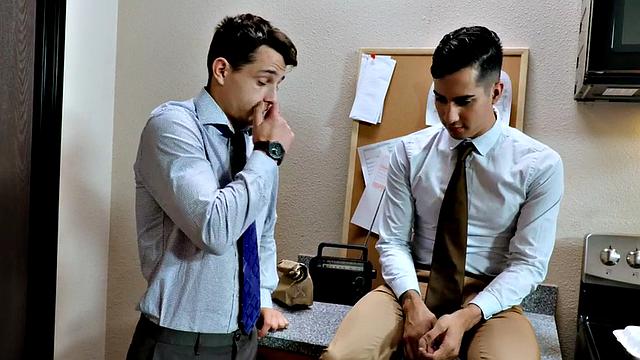 Inked office colleague barebacked till anal cumshot