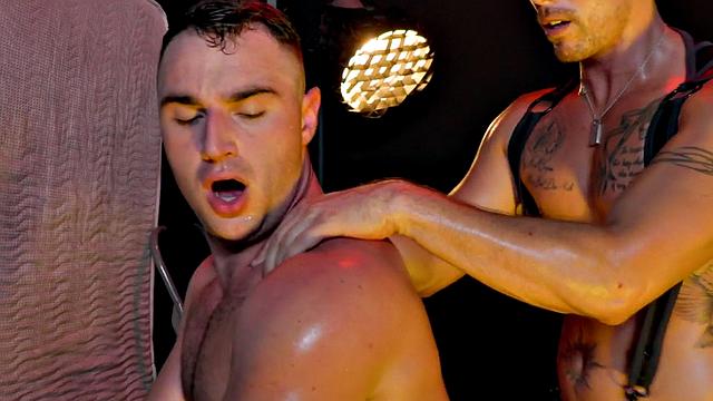 Muscled top fucks ass for jizz after getting blowjob