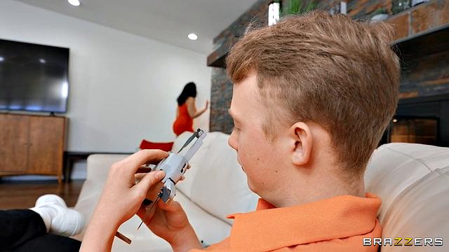 Drone Peeping Dude Gets Anal