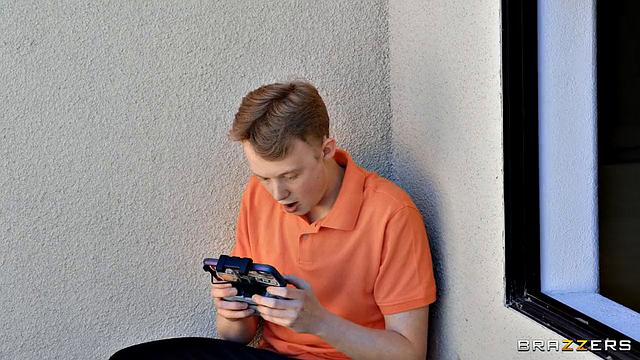 Drone Peeping Dude Gets Anal