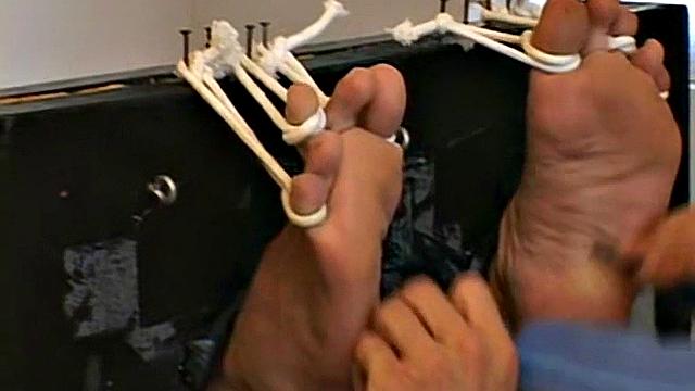 Tickling 101: Feet - Tickling 101: Toes