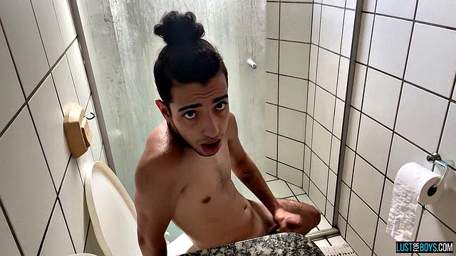 Jerking Off with Henry - Henry Lynes