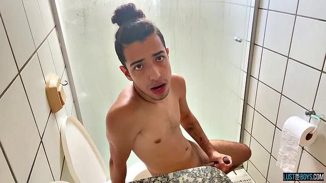 Jerking Off with Henry - Henry Lynes