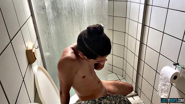 Jerking Off with Henry - Henry Lynes