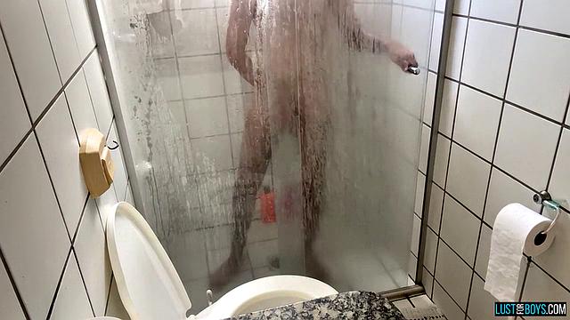 Jerking Off with Henry - Henry Lynes