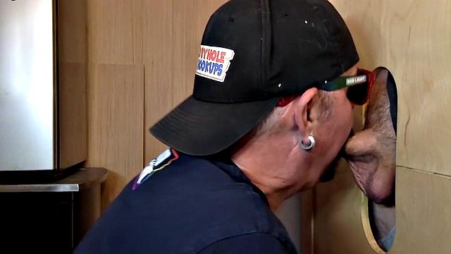 Mature gloryhole gay sucks till cum in mouth