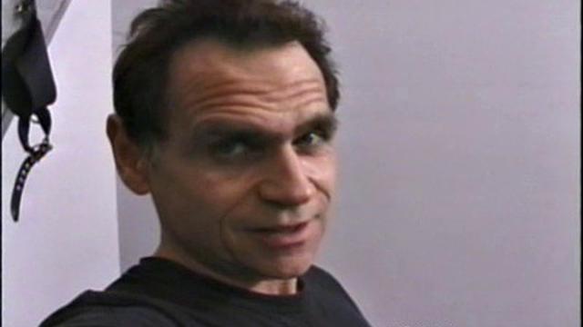 зрелая соседка в джинсах на привязи и под контролем