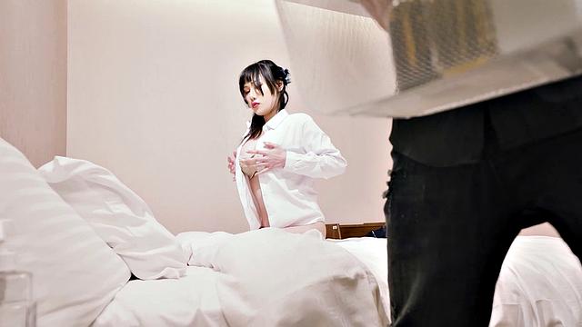 Taiwan babe Xiao Ye Ye wants a mssage and gets more than that