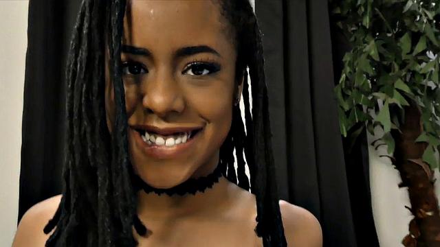 Ebony GF shows tugjob skills with oiled hands