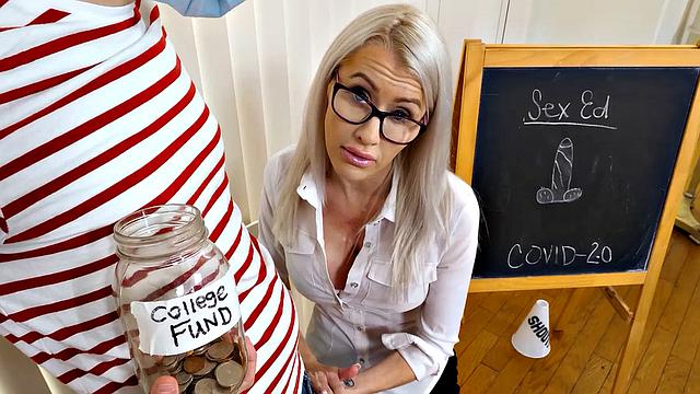 1000Facials - Top 10 Hottest Blondes - Some Of The Babes Slurping Cock