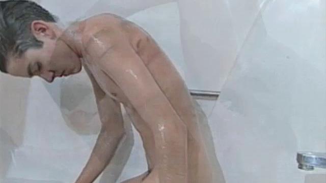 bradley allen дрочит и мощно кончает