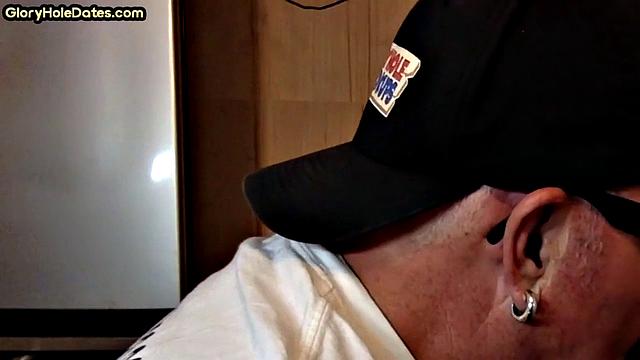 Naughty DILF in glory hole