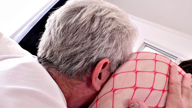 MILF Kylie Has Intense Denma Orgasm