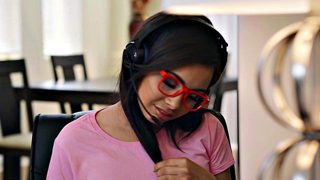 Gamer Girl Needs it Anal