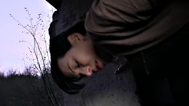 Watch this fakeModellingcontract turn into a cum-filled adventure for cash