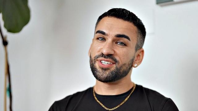 Solo amateur jock jerks cock till cum after casting