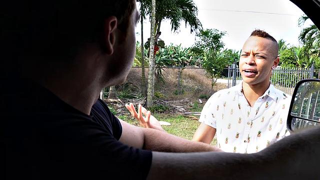 парень хотел домой, а оказался связанным в фургоне и без иллюзий