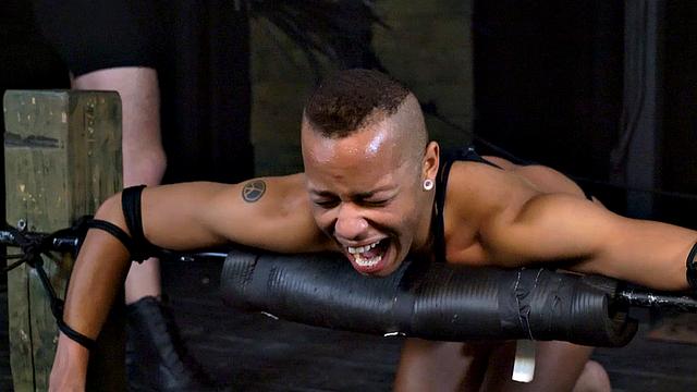 парень хотел домой, а оказался связанным в фургоне и без иллюзий